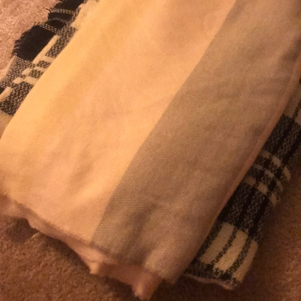 Neutral Blanket Scarf bundle - Picture 4 of 4